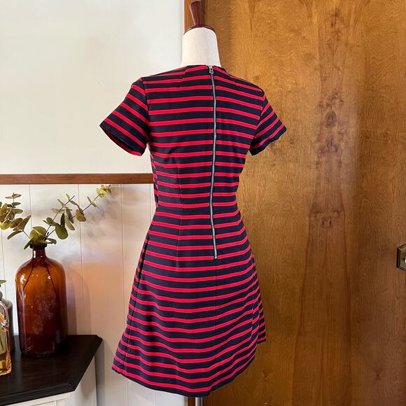 GAP Striped Short Sleeve V-Neck Fit & Flare Mini Dress Pockets Red Blue Womens 0 - Picture 3 of 12